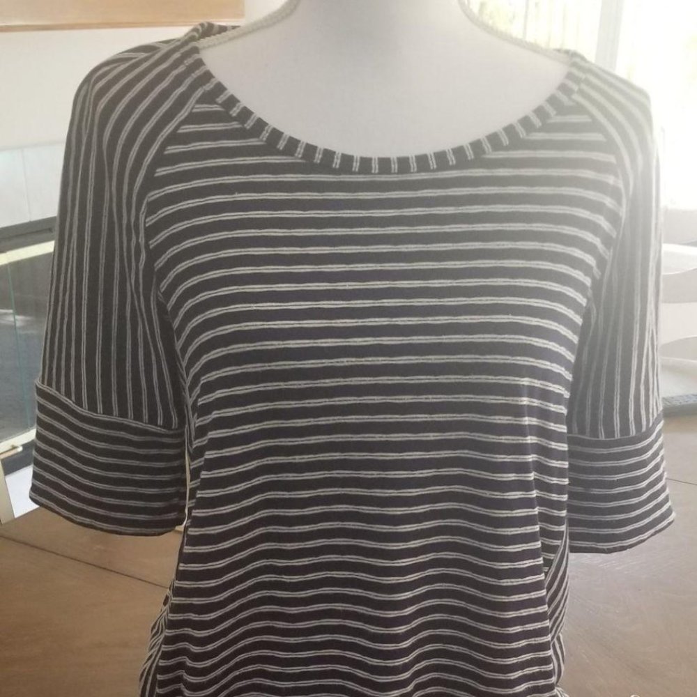 🦄  Jane and Drlancey / Medium / Navy Strip  blous